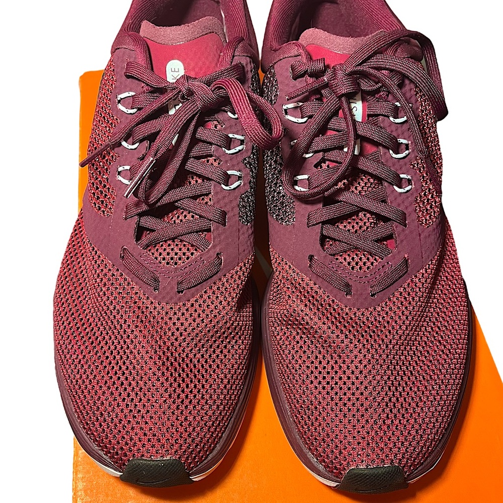 Nike Zoom Women’s Burgundy Running Sneakers - Picture 3 of 6